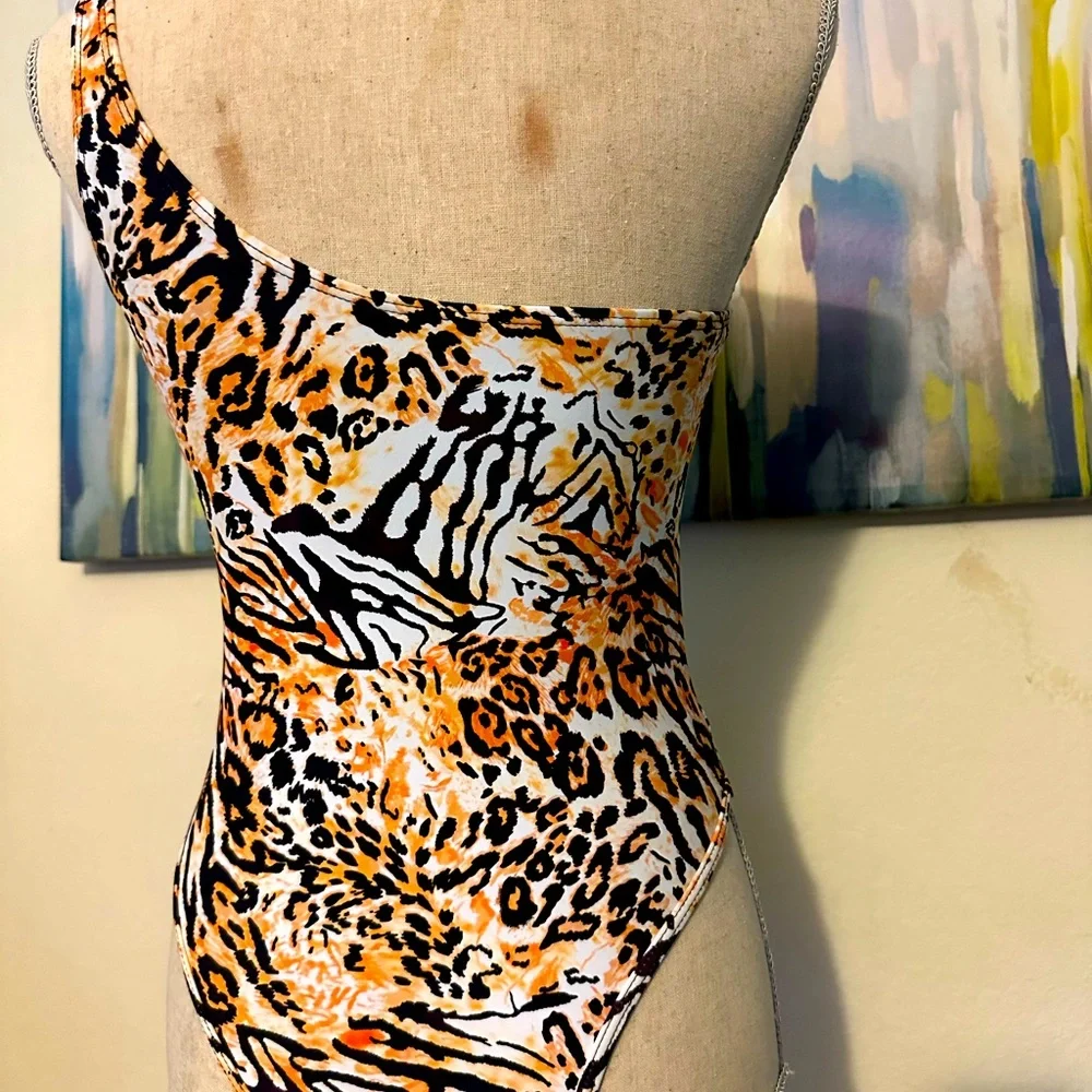 NWT Ree Bees swimsuit M one piece animal print and meshes - Picture 4 of 4